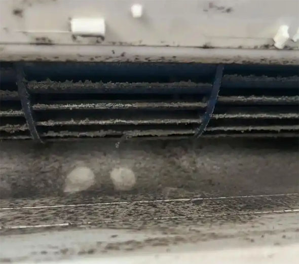 昔阳空调吹的风有股烧焦味是怎么回事